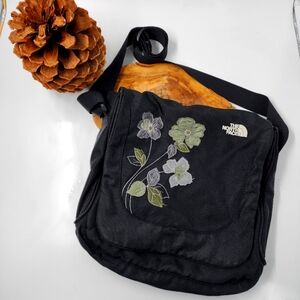 The North Face Crossbody Messenger Bag, Black, Pockets, Washable